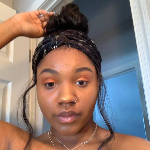 Poshmark profile picture for @oreoo